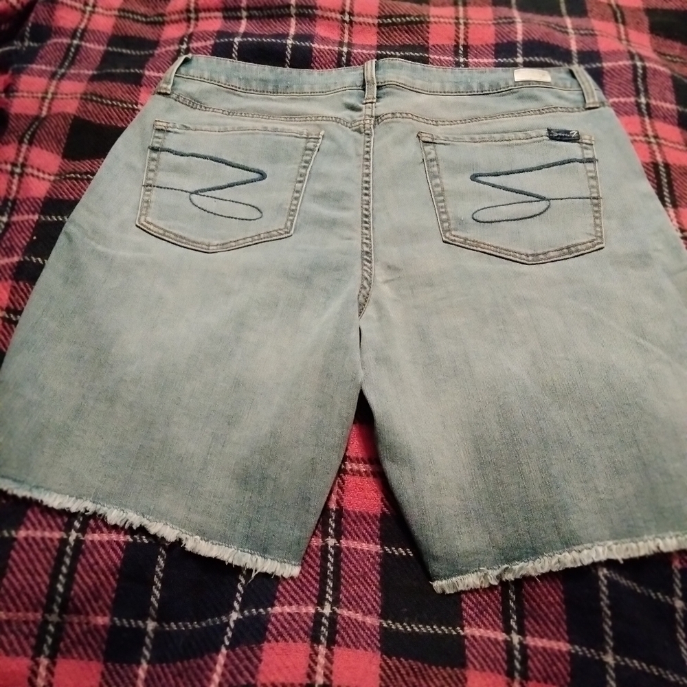 Seven7 blue jean shorts - Picture 4 of 4